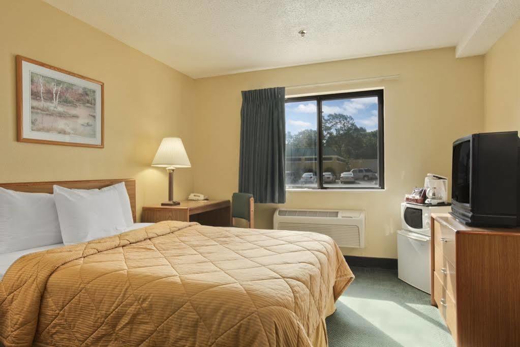 Super 8 By Wyndham Peoria Motel Dış mekan fotoğraf
