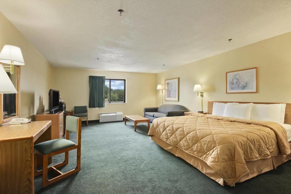 Super 8 By Wyndham Peoria Motel Dış mekan fotoğraf